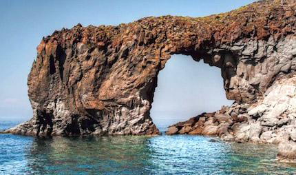 Vacanze alle Eolie in barca, Salina